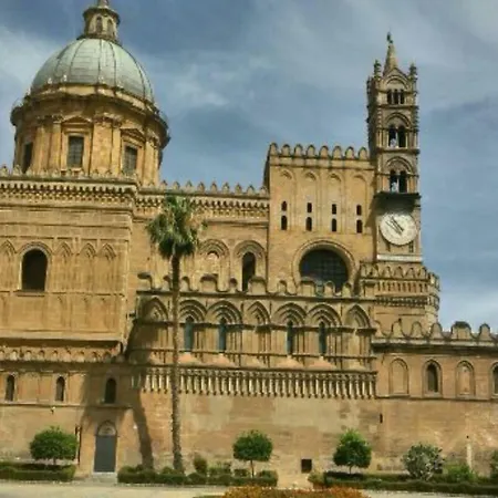 Castrum Lodge Palermo Exterior photo